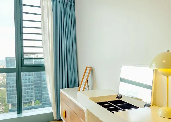 Premium 2 Bedroom And 1 Living With Balcony - One Uptown, Bgc *