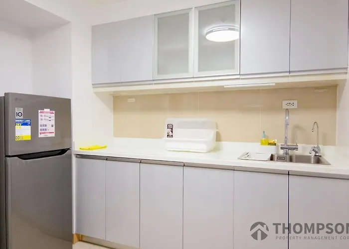 Premium 2 Bedroom And 1 Living With Balcony - One Uptown, Bgc Manila