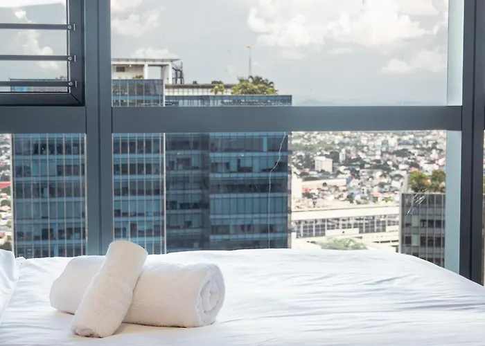 Premium 2 Bedroom And 1 Living With Balcony - One Uptown, Bgc *
