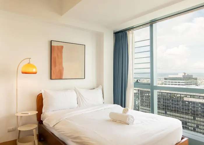 Premium 2 Bedroom And 1 Living With Balcony - One Uptown, Bgc Manila